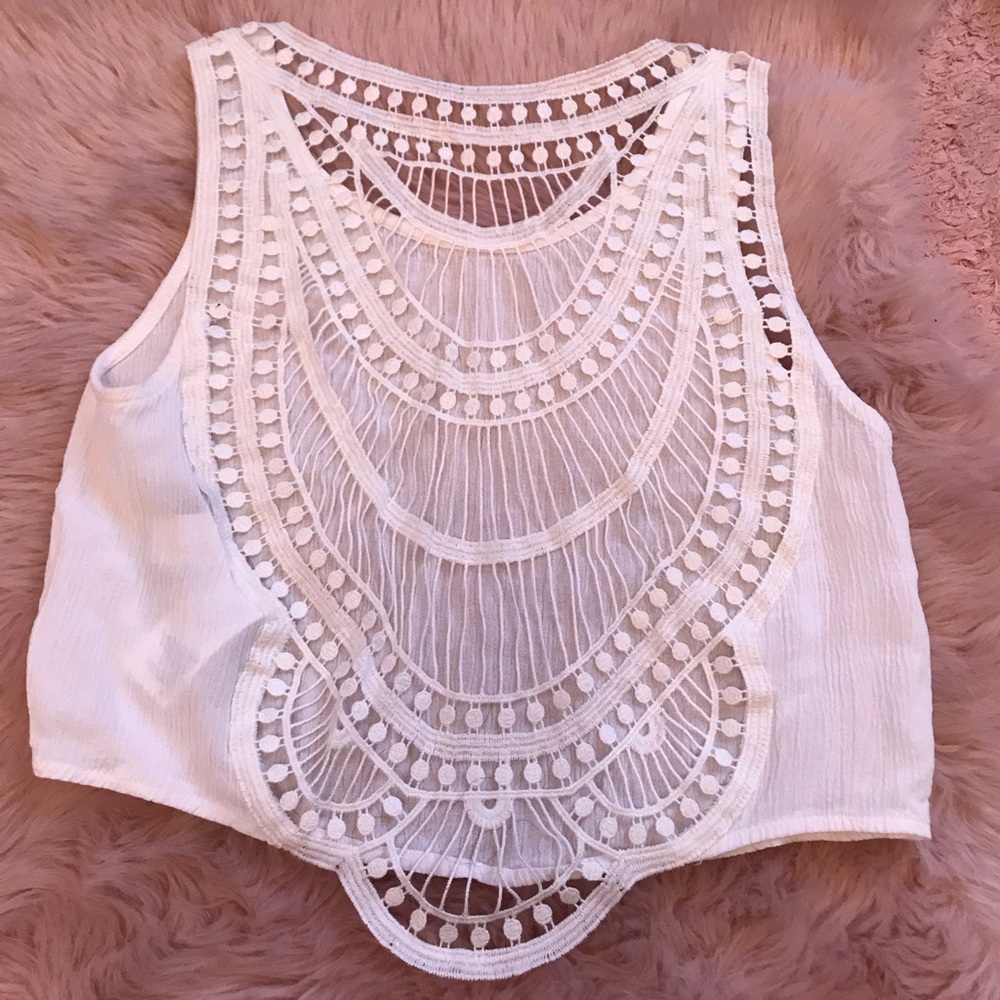 Gorgeous ivory crop top crochet style